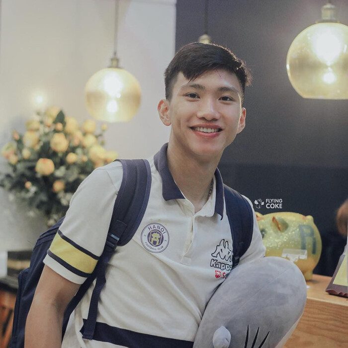 'Bạn gái tin đồn' Đoàn Văn Hậu lộ bảng điểm thời đi học khiến dân tình 'choáng váng' Ảnh 11