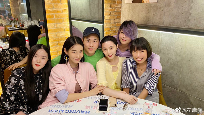 Các sao Hoa Ngữ hàng đầu luôn nể nang bà mỗi khi gặp bà tại các sự kiện lớn&nbsp;