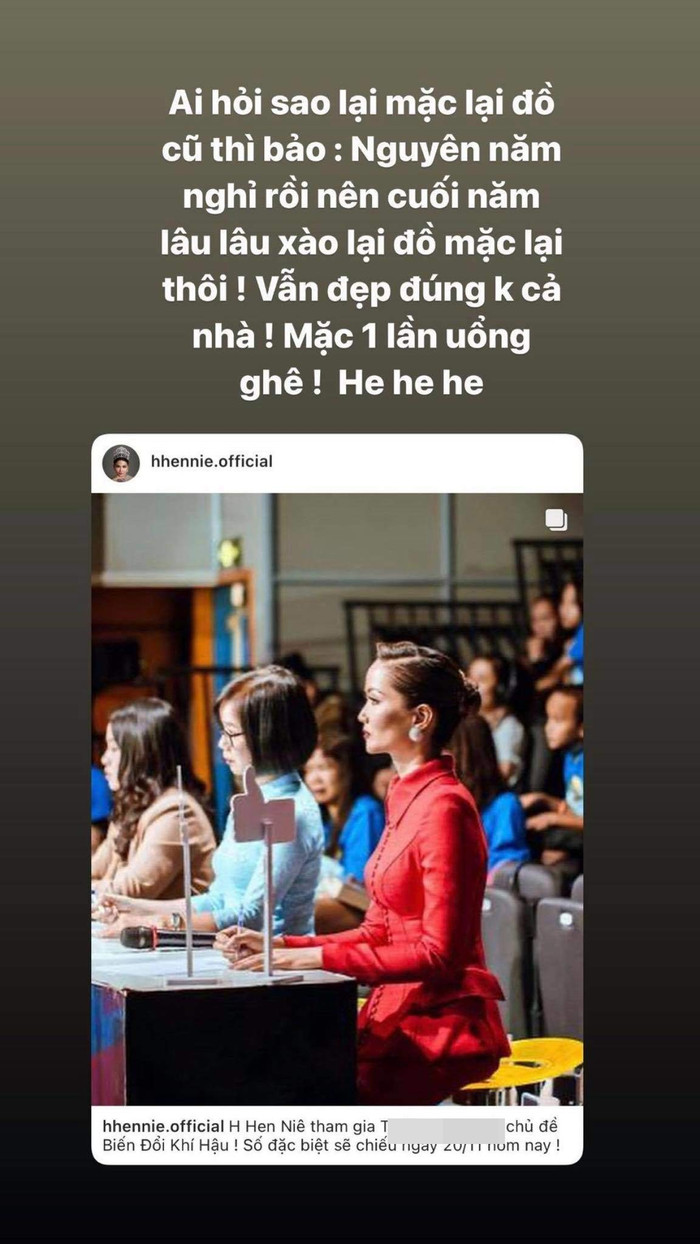 Sau đó, chân dài đã lên tiếng trần tình, do dịch Covid, đồng thời trang phục vẫn còn mới, đẹp nên nếu không mặc sẽ rất uổng phí. 