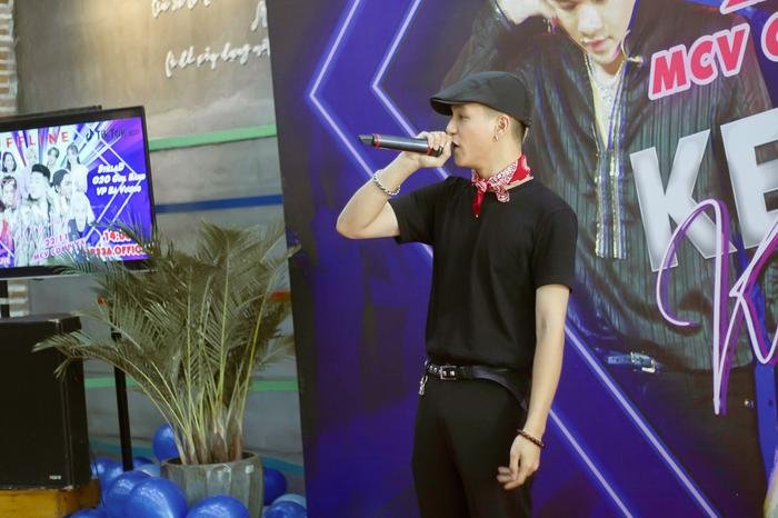 Hậu King of Rap, Kenji hội ngộ DABLO và Weeza tại fan meeting đầu tiên trong sự nghiệp Ảnh 6