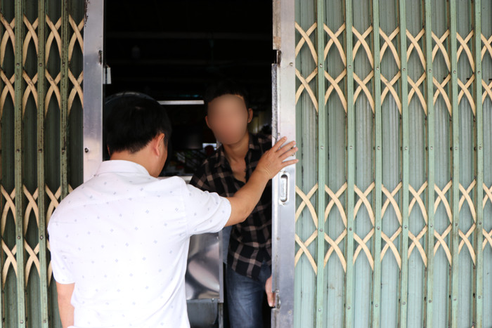 Dương - anh trai nhân viên được cho bị chủ quán bạo hành.