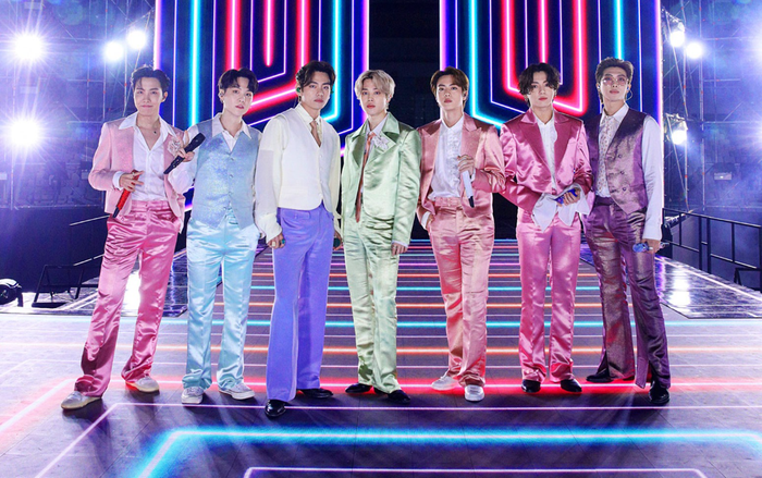 BTS 'quẩy tới nóc' tại AMA 2020, thắng luôn 2 đề cử Ảnh 2