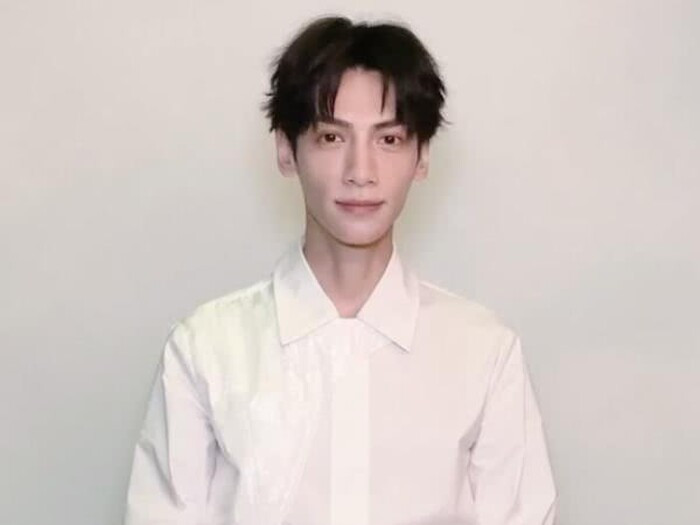 Lộ ảnh thẻ của La Vân Hi từ 10 năm trước: Không chỉnh sửa vẫn xuất sắc đẳng cấp nam thần Ảnh 12