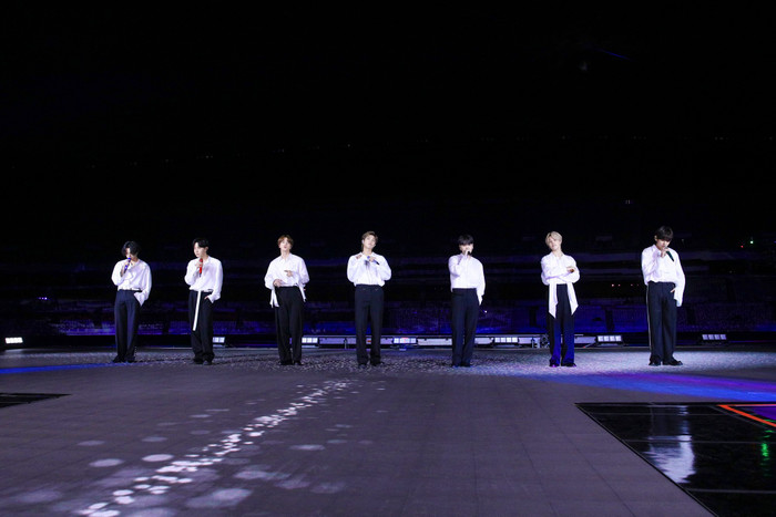 BTS lên bìa Esquire Mỹ: 'Thống trị thế giới không phải dự định' Ảnh 9