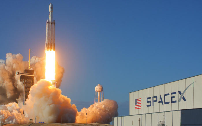 Giá 'ship hàng' ra ngoài vũ trụ của Elon Musk rẻ cực kỳ: Chỉ 230 nghìn đồng/kg Ảnh 2