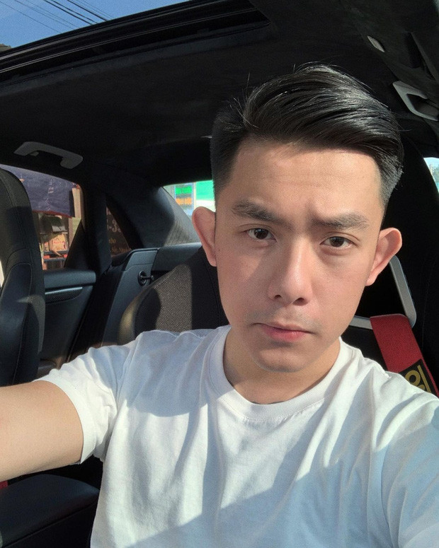 CEO Tống Đông Khuê gây tranh cãi khi lái 'xế hộp' bằng 1 tay, tay còn lại 'vô tư' đặt trên đùi bạn gái Ảnh 3