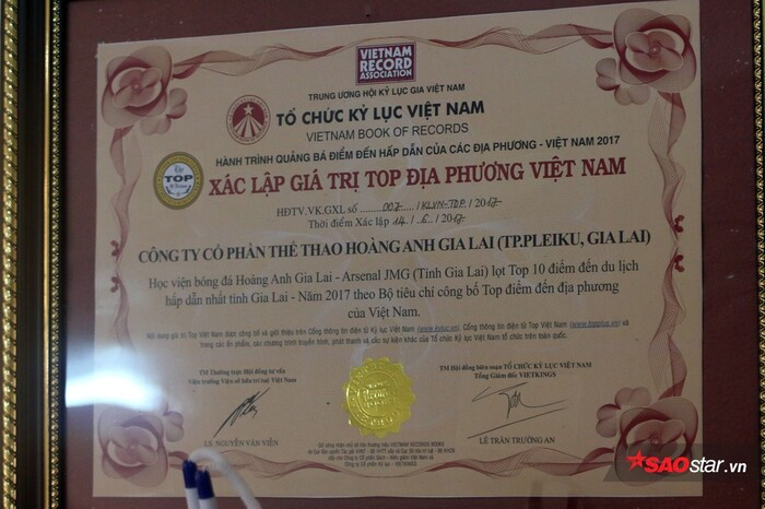 Căn phòng đặc biệt ở Hàm Rồng và chứng nhân cho tình yêu của bầu Đức! Ảnh 1