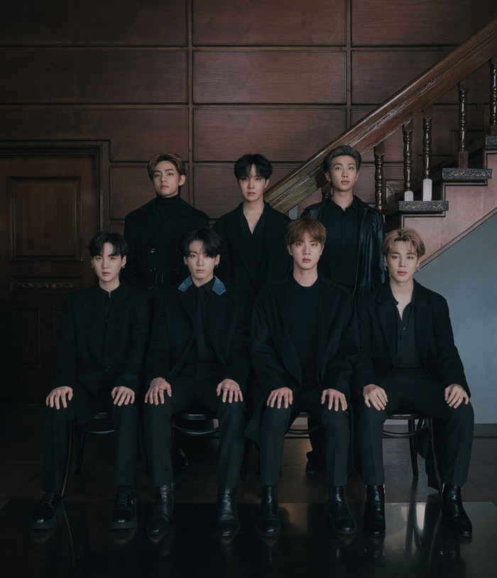 V sau khi viết lại lời tiếng Hàn đã đưa ca khúc Blue & Grey cho Big Hit Entertainment phê duyệt và công ty đã đồng ý để nó trở thành một phần của album BE.