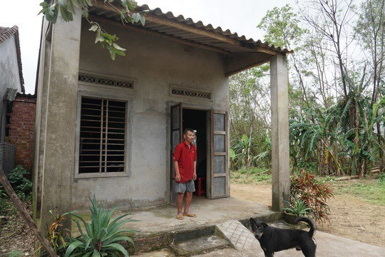 Căn nhà cha con cháu Duy sinh sống. Ảnh: Người lao Động