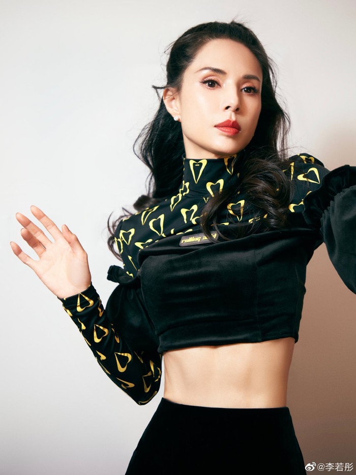 Lý Nhược Đồng bị nói giống Giả Nãi Lượng khi khoe hình năm xưa Ảnh 5