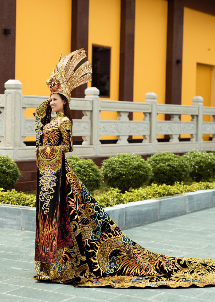 Hoa Thái giành Huy chương vàng Trang phục dân tộc: Miss Earth 2020 sẽ gọi tên ai? Ảnh 4