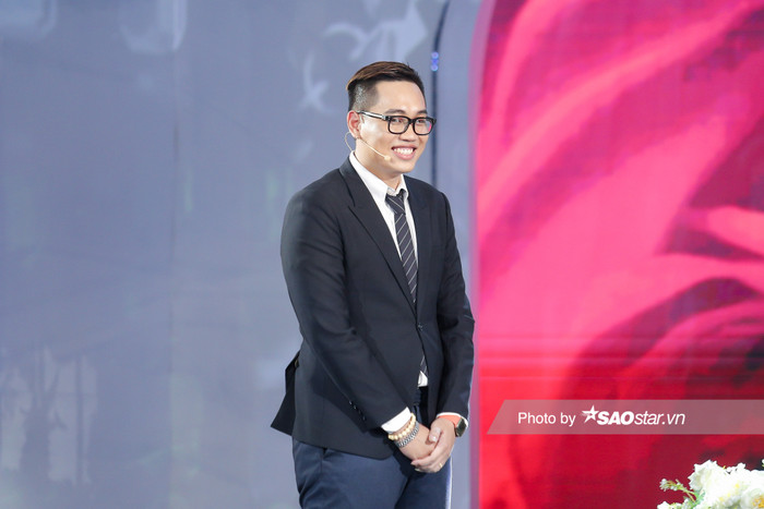 Yêu xa, chàng DJ áp lực vì bạn gái ghen lồng lộn mỗi khi mình nhìn người khác Ảnh 4