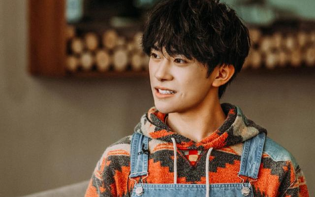 Trợ lý Dịch Dương Thiên Tỉ chỉ trích fan cuồng của nam ca sỹ quấy rối đoàn phim Ảnh 2