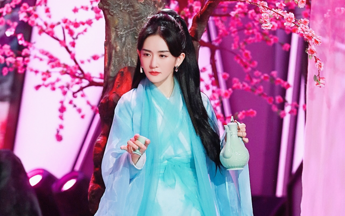 Tạ Na chính là thiên tài 'Cosplay' trong giới nghệ sĩ Ảnh 2