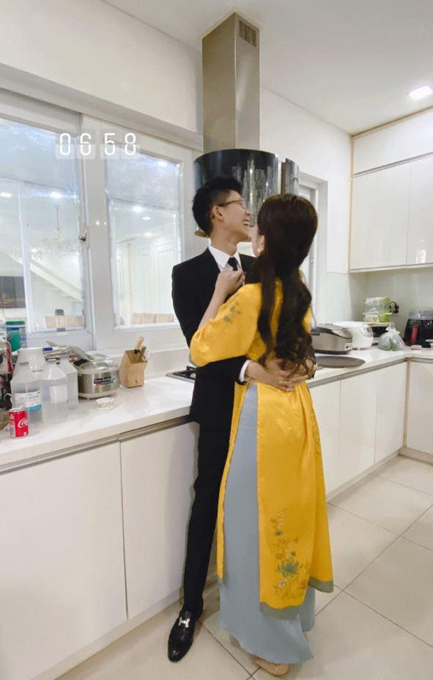 Cậu em trai Phan Hoàng cũng đăng hình váy áo chỉnh tề giữa tin đồn đám hỏi anh trai