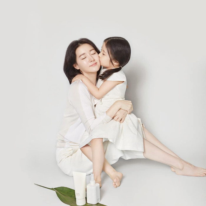 Lee Young Ae tung ảnh đẹp như tranh bên 2 con: Đã tìm ra điểm chung với Hồ Ngọc Hà! Ảnh 8