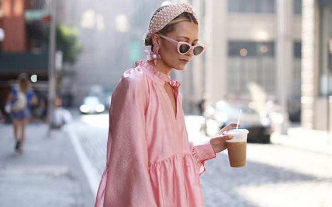 10 công thức kết hợp màu sắc cổ điển giúp bạn có vẻ ngoài hoàn hảo Ảnh 2