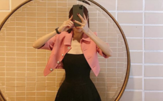 Nhã Phương nhận ý kiến trái chiều khi khoe vòng eo nhỏ đến ngỡ ngàng Ảnh 2