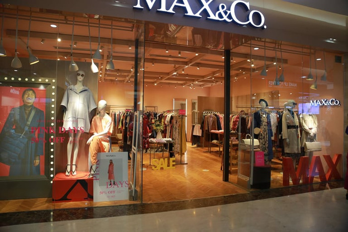 Năm nay do ảnh hưởng của đại dịch COVID-19 nên nhiều người cũng không thoả sức mua sắm như mọi năm.