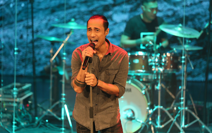 Phạm Anh Khoa thay thế Trần Lập trở thành giọng ca chính trong ban nhạc Bức Tường Ảnh 2