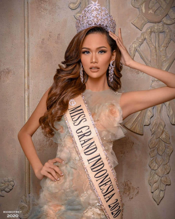 Miss Grand International: Ngọc Thảo thần thái 'sắc lẹm' đối đầu dàn mỹ nữ Thái Lan - Nam Phi - Mỹ Ảnh 14