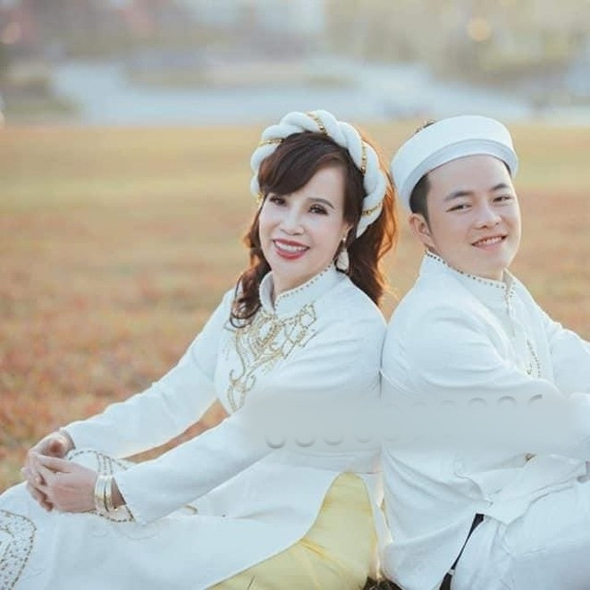 'Cô dâu 62 tuổi' khiến dân mạng tranh cãi khi 'tái xuất' với vai trò YouTuber Ảnh 8