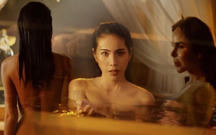 Thủy Tiên khoe trọn cơ thể trong MV mới, 'hot girl chuyển giới' Linda bất ngờ xuất hiện chiếm spotlight Ảnh 2