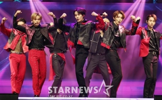 'AAA 2020': Super Junior bùng nổ với hit 'Sorry Sorry', TWICE - Got7, NCT, Kang Daniel và ITZY tỏa sáng Ảnh 10