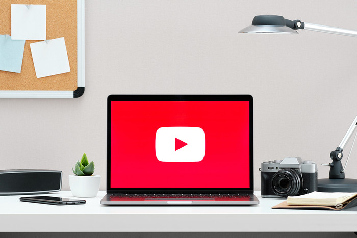 YouTuber có thể bị phạt nếu không chịu kê khai, nộp thuế thu nhập cá nhân. (Ảnh minh hoạ: TechEconomy)
