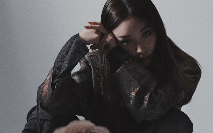 ChungHa gây bão khi diện trang phục truyền thống của Hàn Quốc trên Vogue Ảnh 2