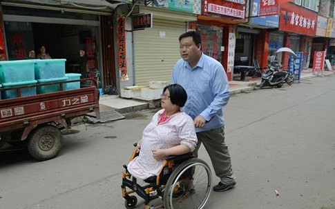 Nghị lực phi thường của bà mẹ không chân cố chấp mang bầu: Cô con dâu đó không hề có khiếm khuyết Ảnh 2
