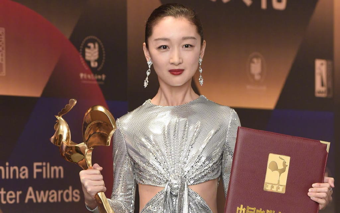 Trở thành 'Tam kim Ảnh hậu', Châu Đông Vũ liệu có xứng đáng? Ảnh 2