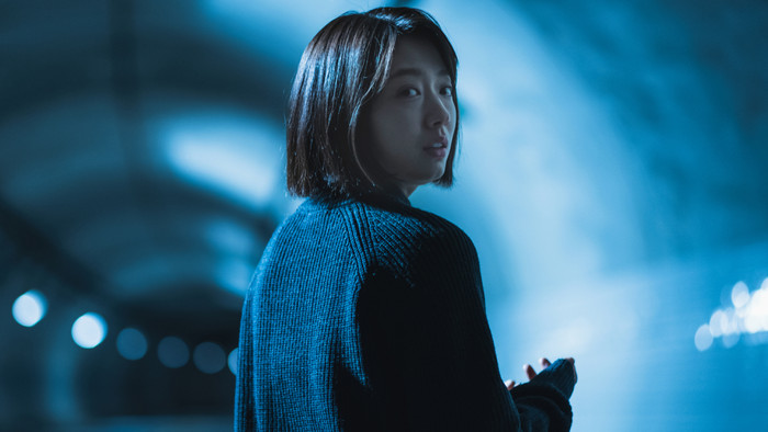 Park Shin Hye đóng vai Seo Yeon - một cô gái có quá khứ đau thương.