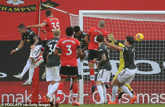 Tình huống Bednarek mở tỷ số cho Southampton.