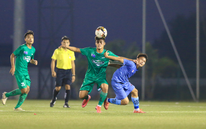 Chơi tấn công đẹp mắt, Học viện Nutifood thắng 9 bàn trước TPHCM Ảnh 2