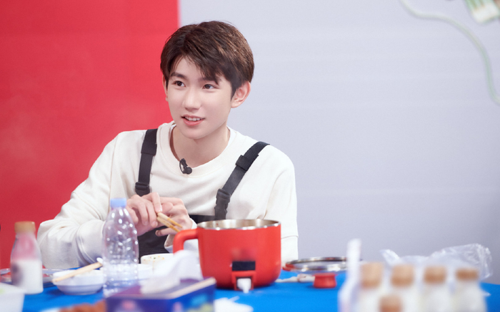 6 năm một bài hát, Vương Nguyên (TFBoys) chứng tỏ bản thân đã trưởng thành Ảnh 2