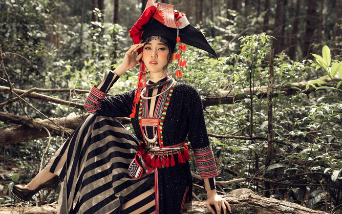 Thúy Ngân hóa thiếu nữ dân tộc, catwalk cuốn hút giữa rừng thông Ảnh 2