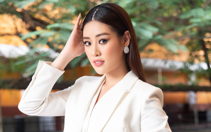 Khánh Vân cùng Lệ Hằng trao 112 triệu đồng cho dự án tâm huyết mang đến Miss Universe - Hoa hậu Hoàn vũ Ảnh 2