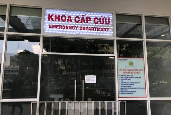 Bé gái đang được chăm sóc tại Bệnh viện Nhi Đồng 2.