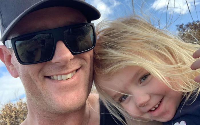 Mê xem phim 'người lớn', cặp đôi nhốt con gái 3 tuổi trong xe ô tô đến chết Ảnh 2