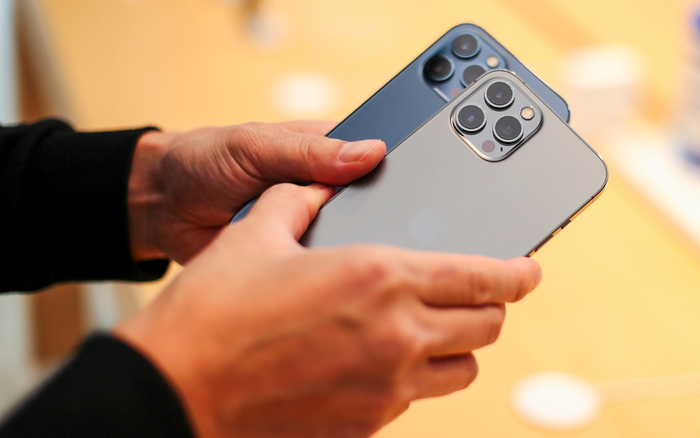 iPhone 12 Pro Max khan hàng tại Việt Nam, dân buôn tranh thủ thổi giá cao hơn vài triệu Ảnh 2