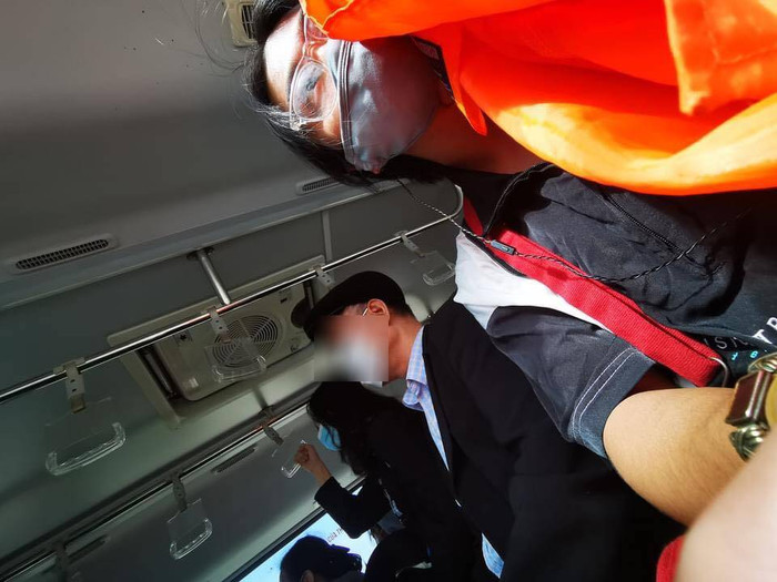 Ông bác ngồi cạnh anh chàng có hành động 'biến thái'