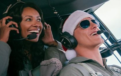 Review phim 'Operation Christmas Drop': Giáng sinh trên không trung Ảnh 2