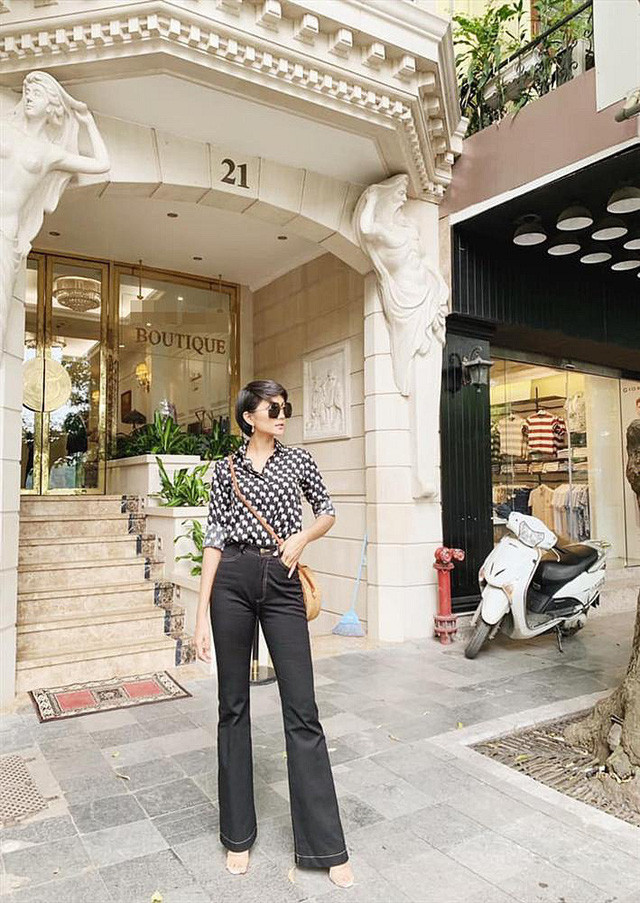 Đây cũng là lối mix, match ưa thích của H'Hen Niê. 