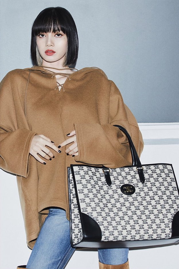 Thời trang Thu/Đông nền nã và giản dị của Lisa luôn mang tính ứng dụng cao&nbsp;