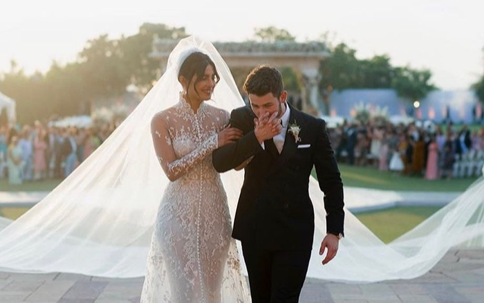 Hai năm lên xe hoa với đàn chị hơn 10 tuổi, Nick Jonas và nàng Hậu tình tứ khiến fan phát 'hờn' Ảnh 2