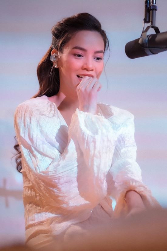 Bạn thân 'bóc mẽ' con người thật của Hà Hồ, tiết lộ lý do nữ ca sĩ thường xuyên bị đố kỵ Ảnh 1