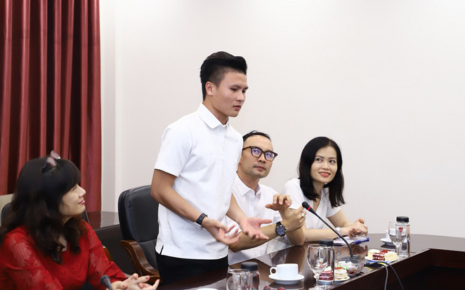 Quang Hải nhận học bổng toàn phần và trở thành tân sinh viên của trường ĐH Kinh tế, dân mạng nói gì? Ảnh 2