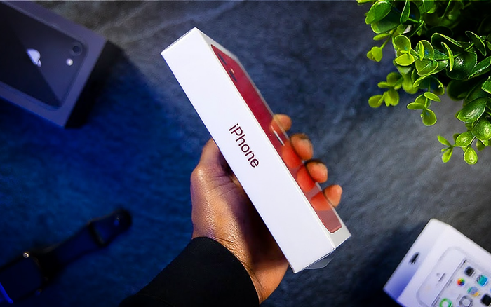 Thêm một quốc gia yêu cầu Apple tiếp tục bán iPhone kèm cục sạc Ảnh 2