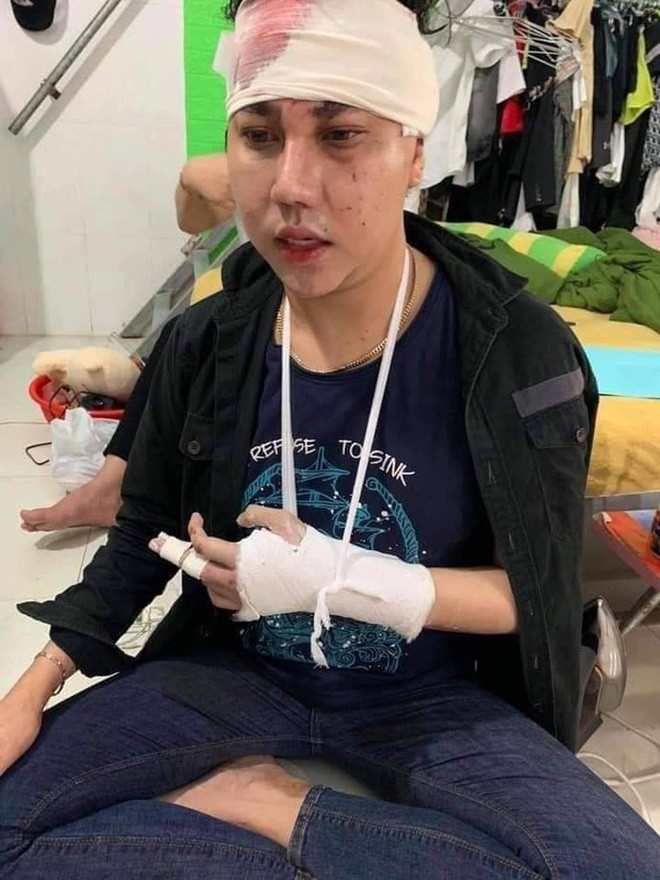 TikToker 'chịu không chịu thì thôi' khiến dân mạng phẫn nộ trước clip rửa xe SH bằng nước hoa Ảnh 4